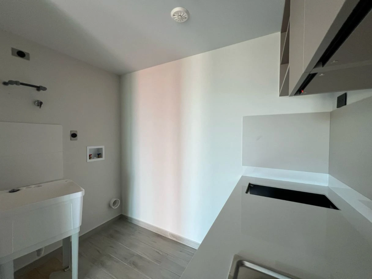 Modern Unit in Alexa - Prime City Access Bella Vista Cinta Costera - photo 13