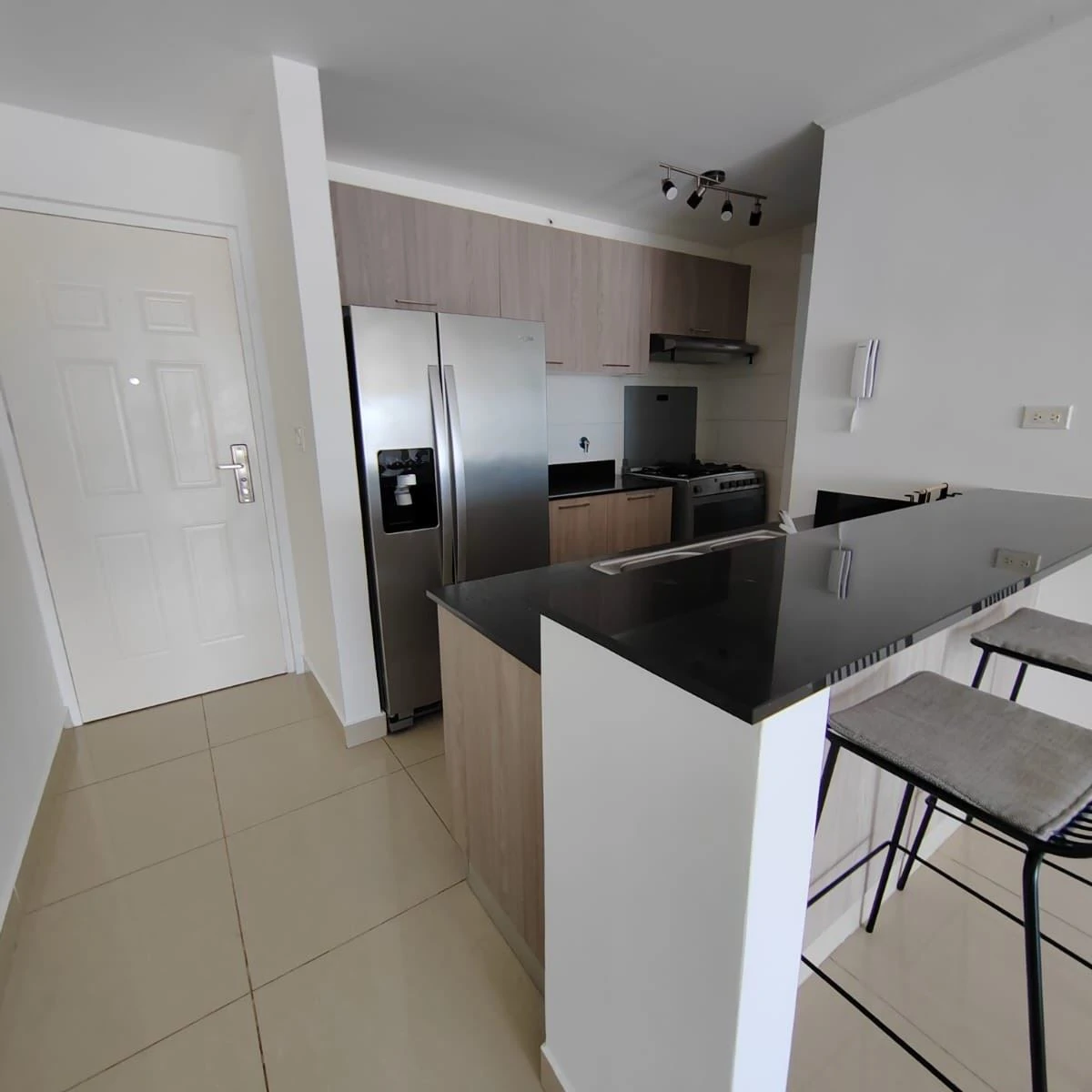 APARTMENT FOR SALE IN A CENTRAL AREA OF THE CITY - photo 3
