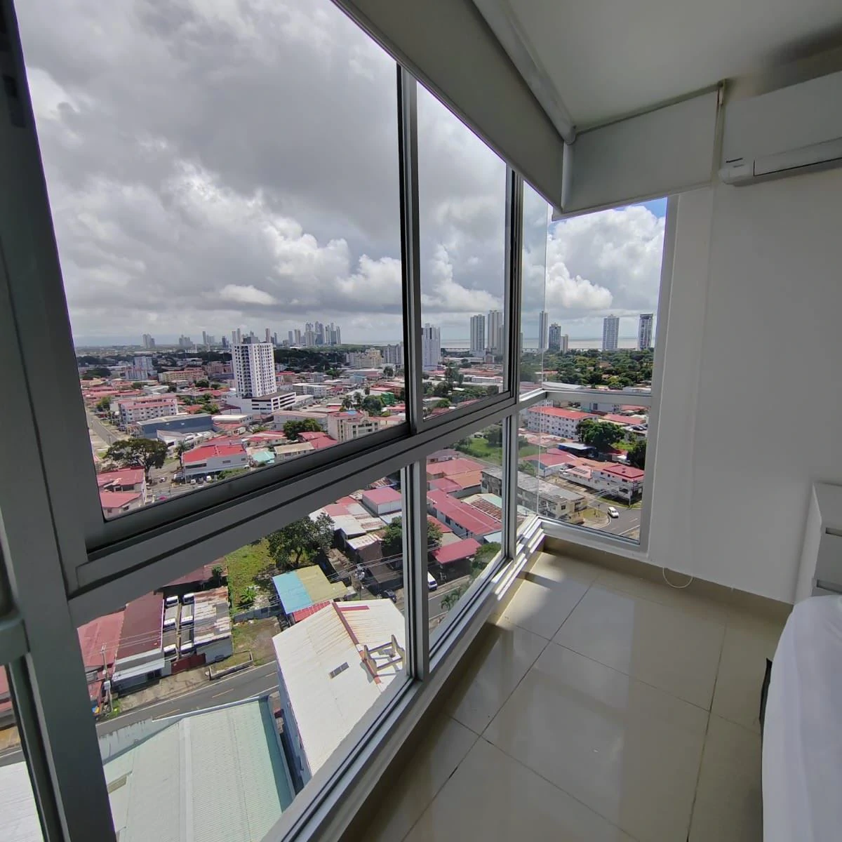 APARTMENT FOR SALE IN A CENTRAL AREA OF THE CITY - photo 8