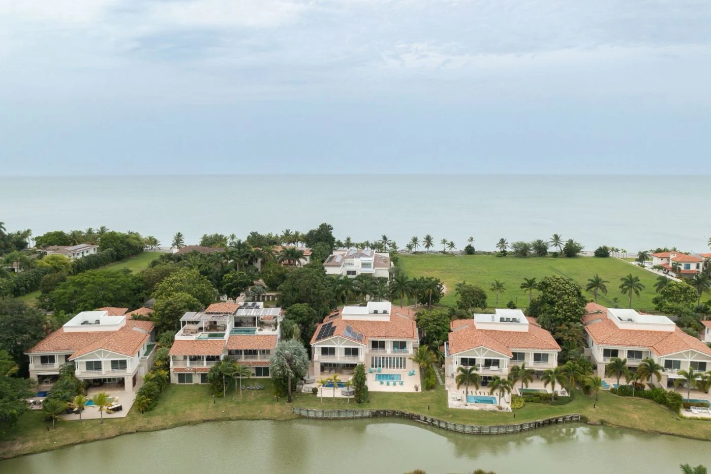 FOR SALE / COCLÉ BUENAVENTURA - OCEAN LAKES VILLAGES / OCEANFRONT RESIDENCE