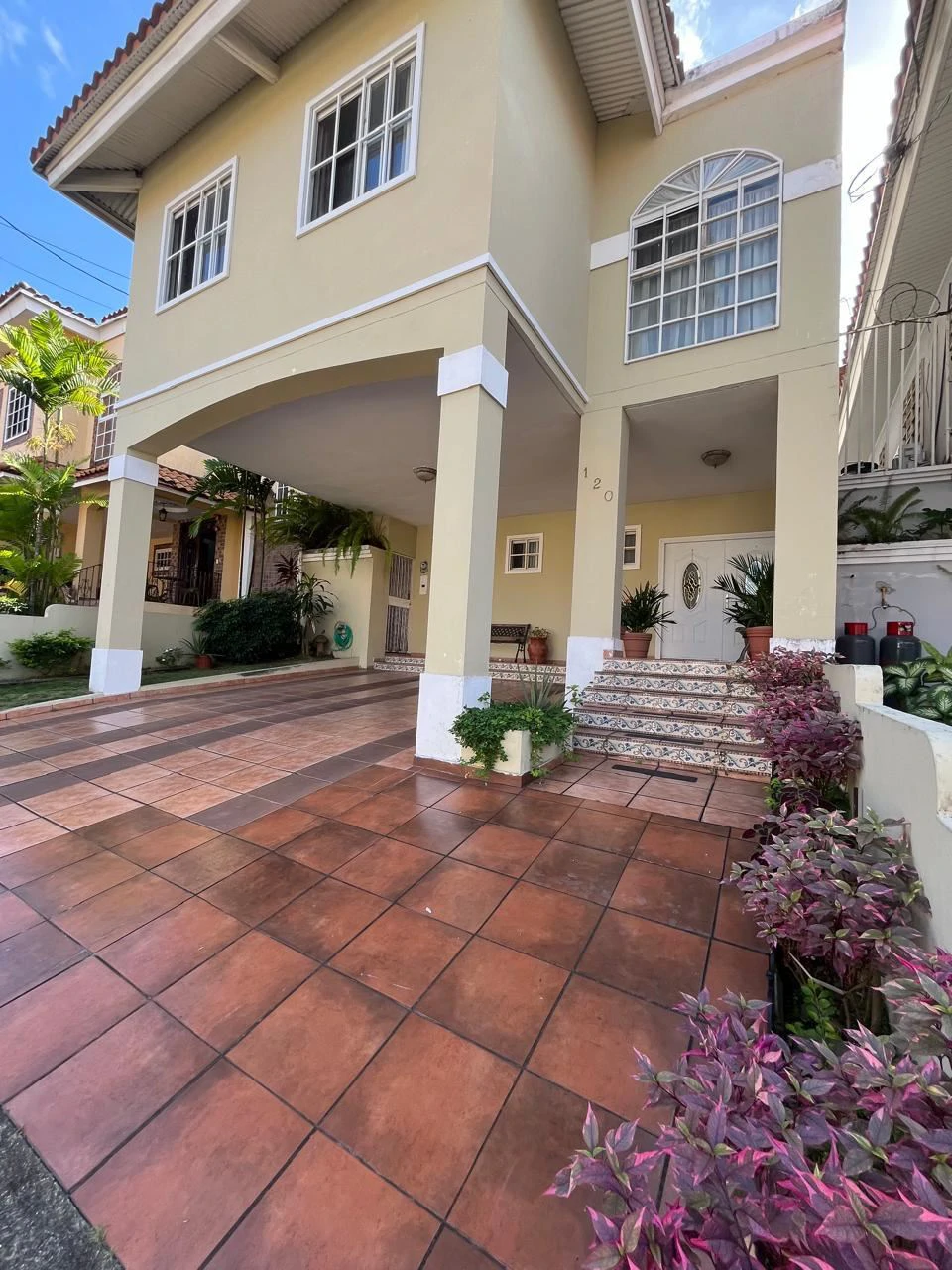 FURNISHED HOUSE FOR SALE – EL DORAL RESIDENTIAL - photo 2