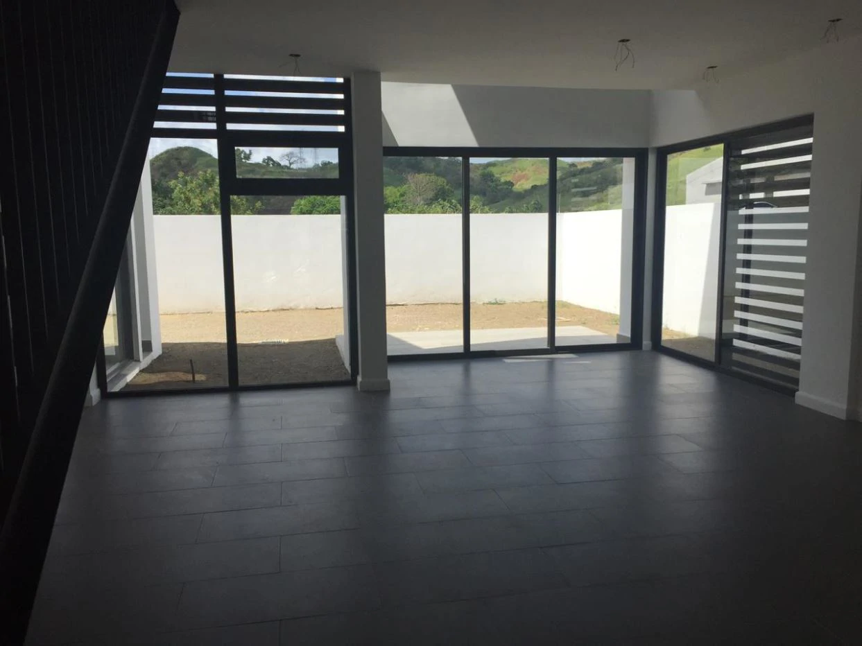 Contemporary House in BarrioAlto "Chapera" | Spacious Living & Privacy in Altos de Panamá - photo 12