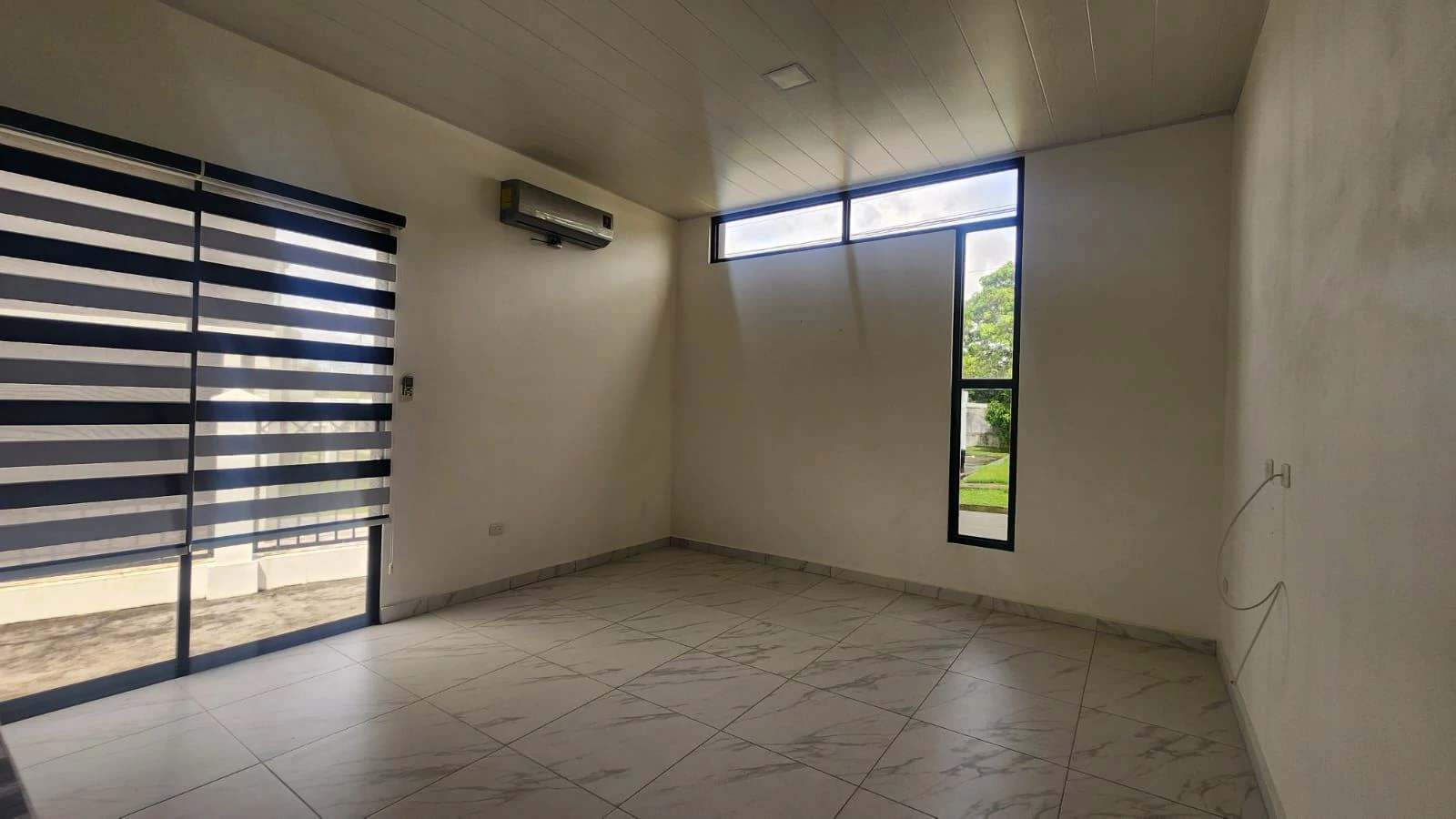 HOUSE FOR SALE IN JARDINES ESPINO DE LA ROSA – SANTIAGO DE VERAGUAS - photo 3