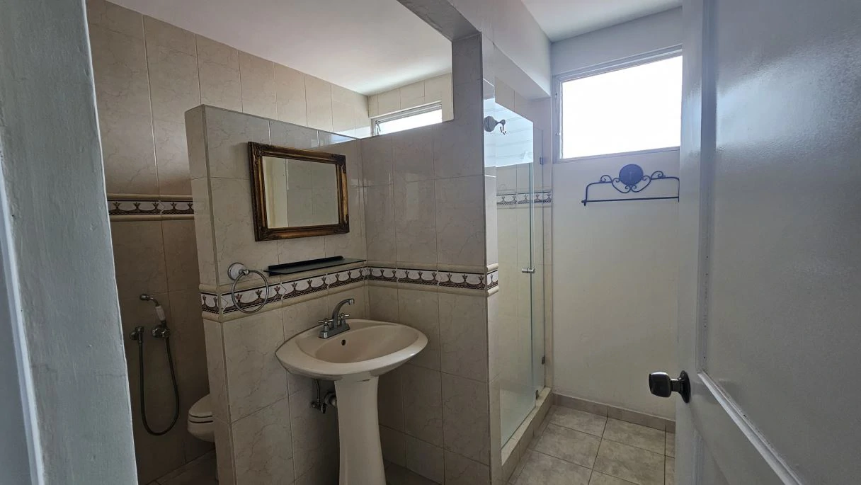 Spectacular 3-Level Residence in El Avance Betania! – Ample Space, Strategic Zoning & Income Potential. - photo 6