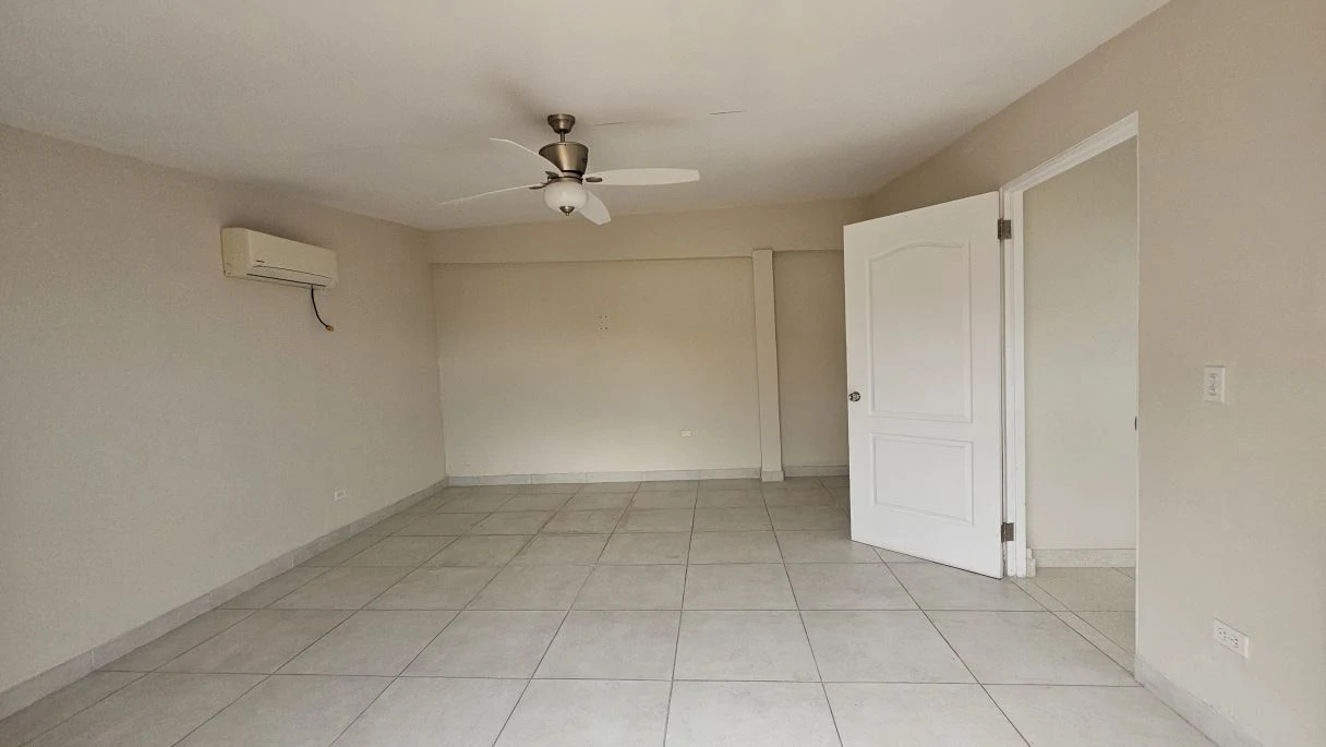 Spectacular 3-Level Residence in El Avance Betania! – Ample Space, Strategic Zoning & Income Potential. - photo 5