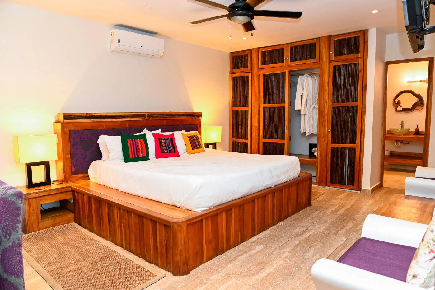 Boutique Hotel / Ecolodge for Sale in Cerro Azul – Investment Opportunity