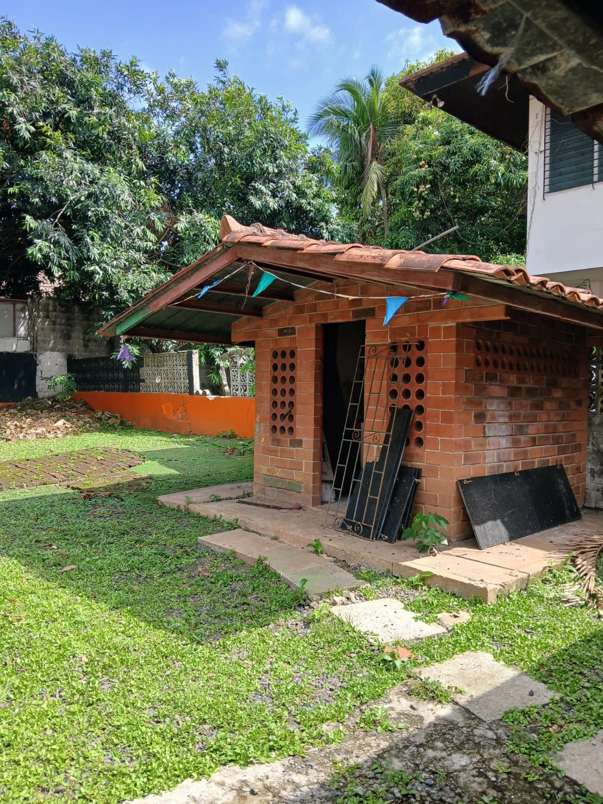 House for Sale in Bethania | Strategic Location with Exceptional Investment Potential - photo 18