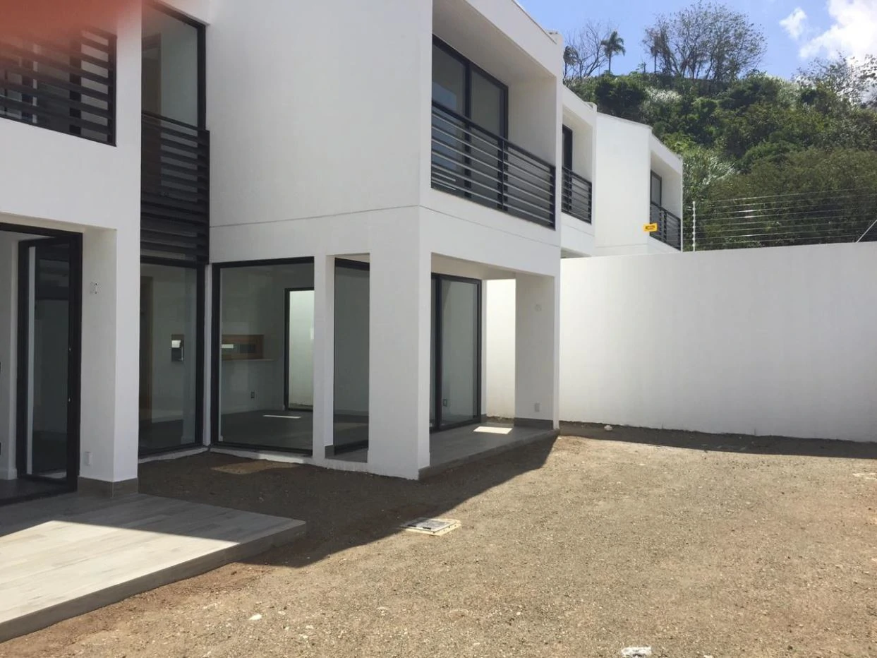 Contemporary House in BarrioAlto "Chapera" | Spacious Living & Privacy in Altos de Panamá - photo 13
