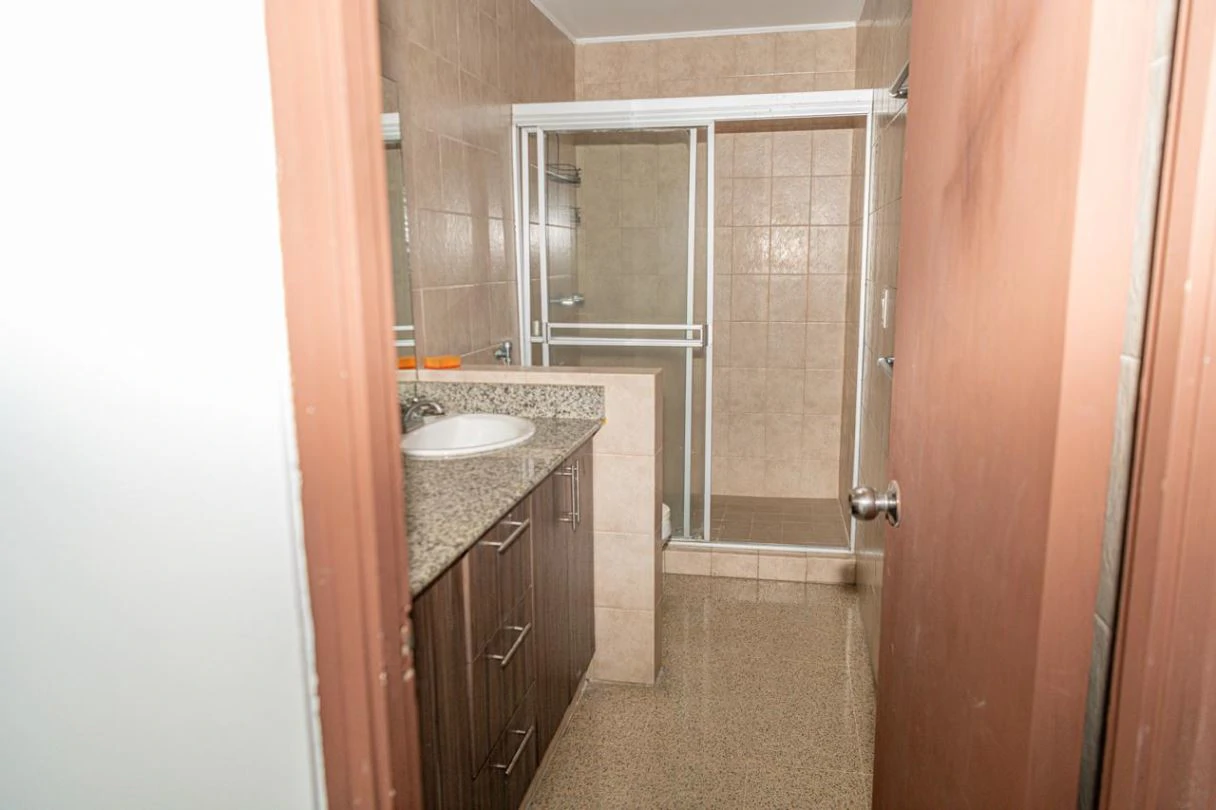 4-Level House for Sale in La Alameda - photo 11