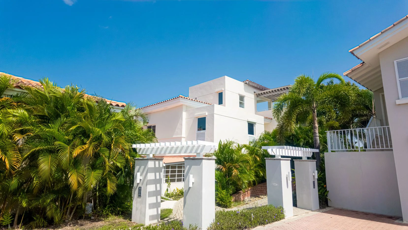 Luxury Townhouse for Sale in Buenaventura Beach – 4 Bedrooms, Private Pool & Rooftop Terrace - photo 3