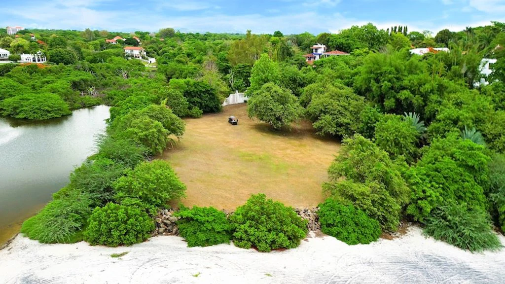Amazing Beach Front Land in Chame - photo 4
