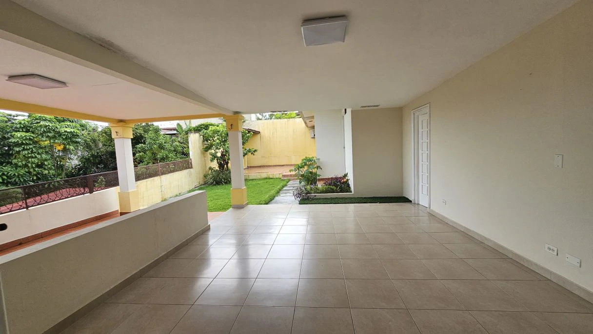 Spectacular 3-Level Residence in El Avance Betania! – Ample Space, Strategic Zoning & Income Potential. - photo 13