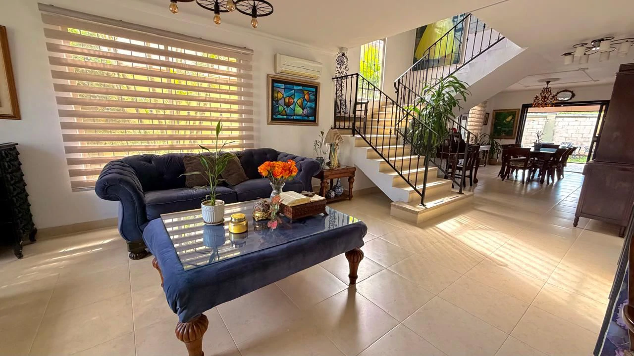 HOUSE FOR SALE RESIDENTIAL PASEO DORADO, CONDADO DEL REY - photo 3