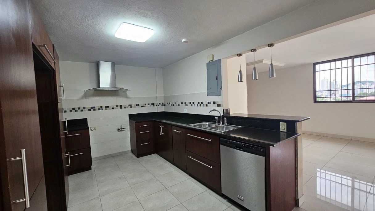 Spectacular 3-Level Residence in El Avance Betania! – Ample Space, Strategic Zoning & Income Potential. - photo 3