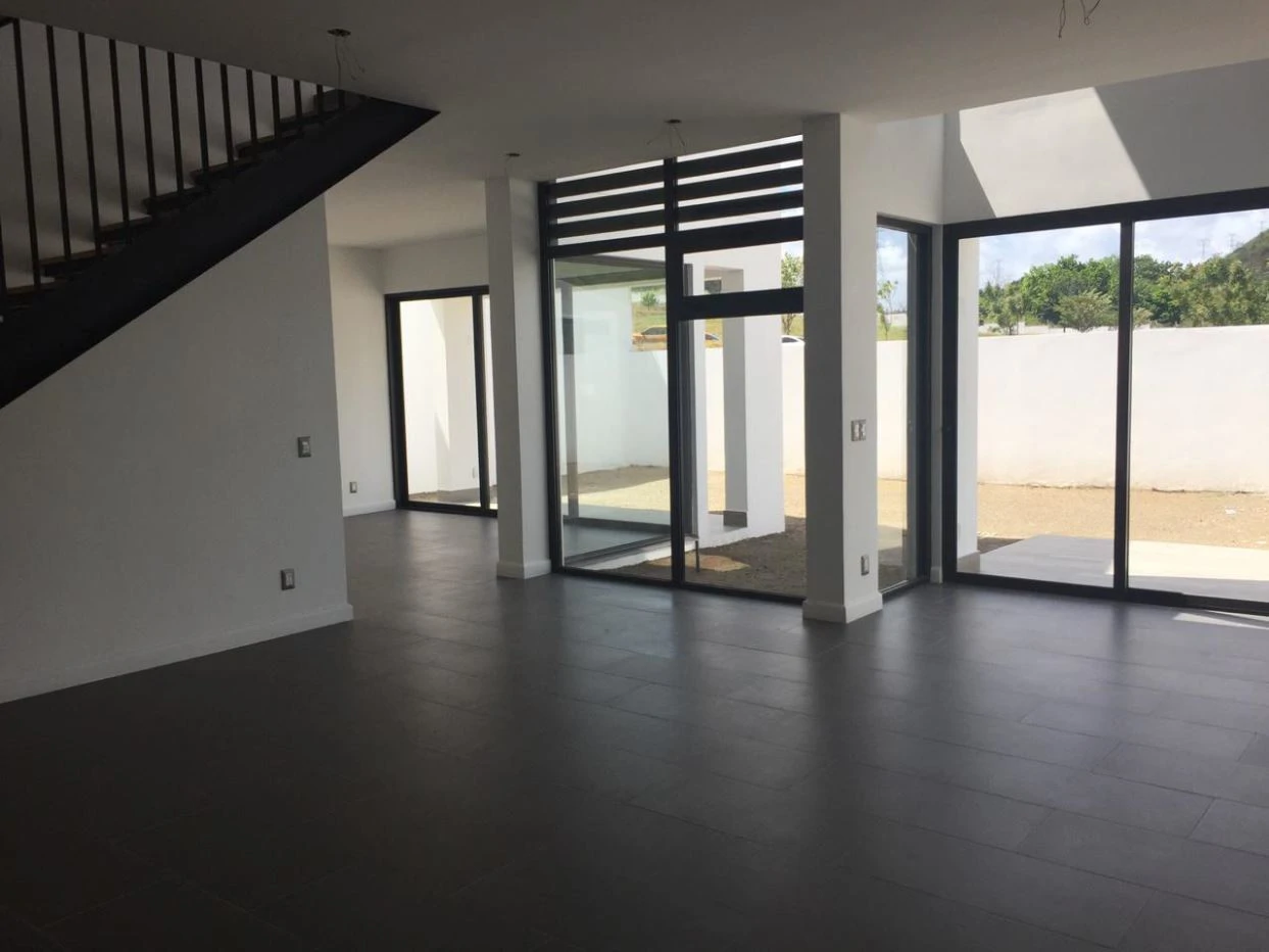 Contemporary House in BarrioAlto "Chapera" | Spacious Living & Privacy in Altos de Panamá - photo 2