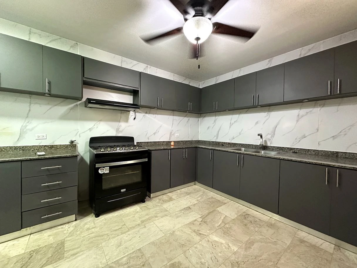 LIVE WITH SPACE AND LIGHT IN OBARRIO - 3-BEDROOM, 188 M² APARTMENT FOR SALE $299,000 - photo 14