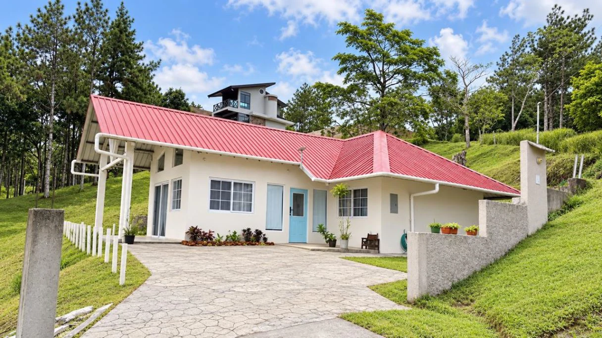 HOUSE FOR SALE IN ALTOS DE CERRO AZUL