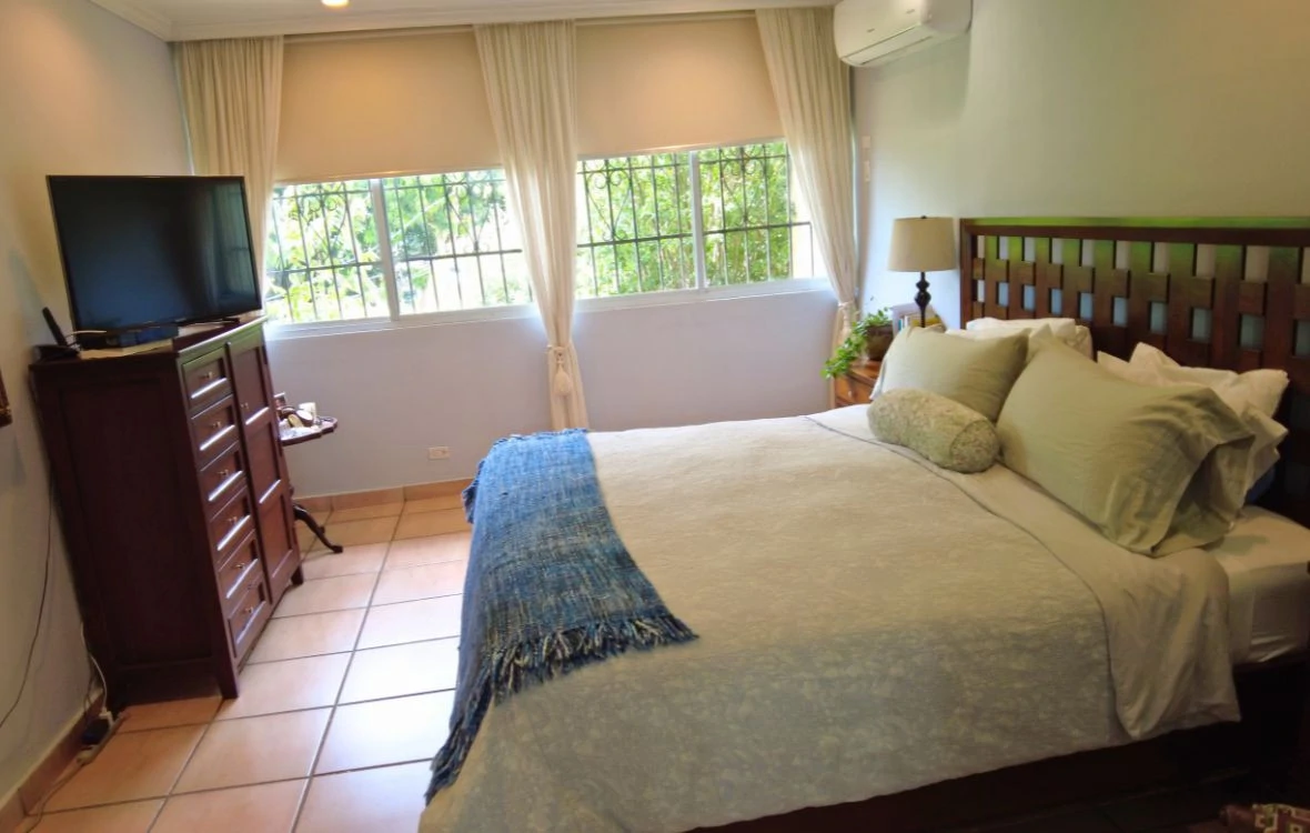 Smart Investement: Unmatched potential, Condition, and Price - Gallery image 18