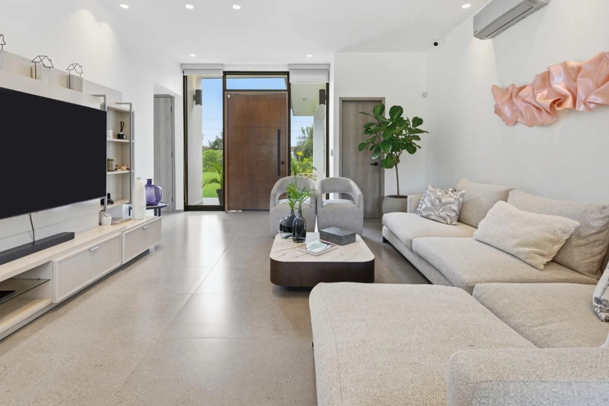 Beach House for Sale – Right Next to Buenaventura - Gallery image 12