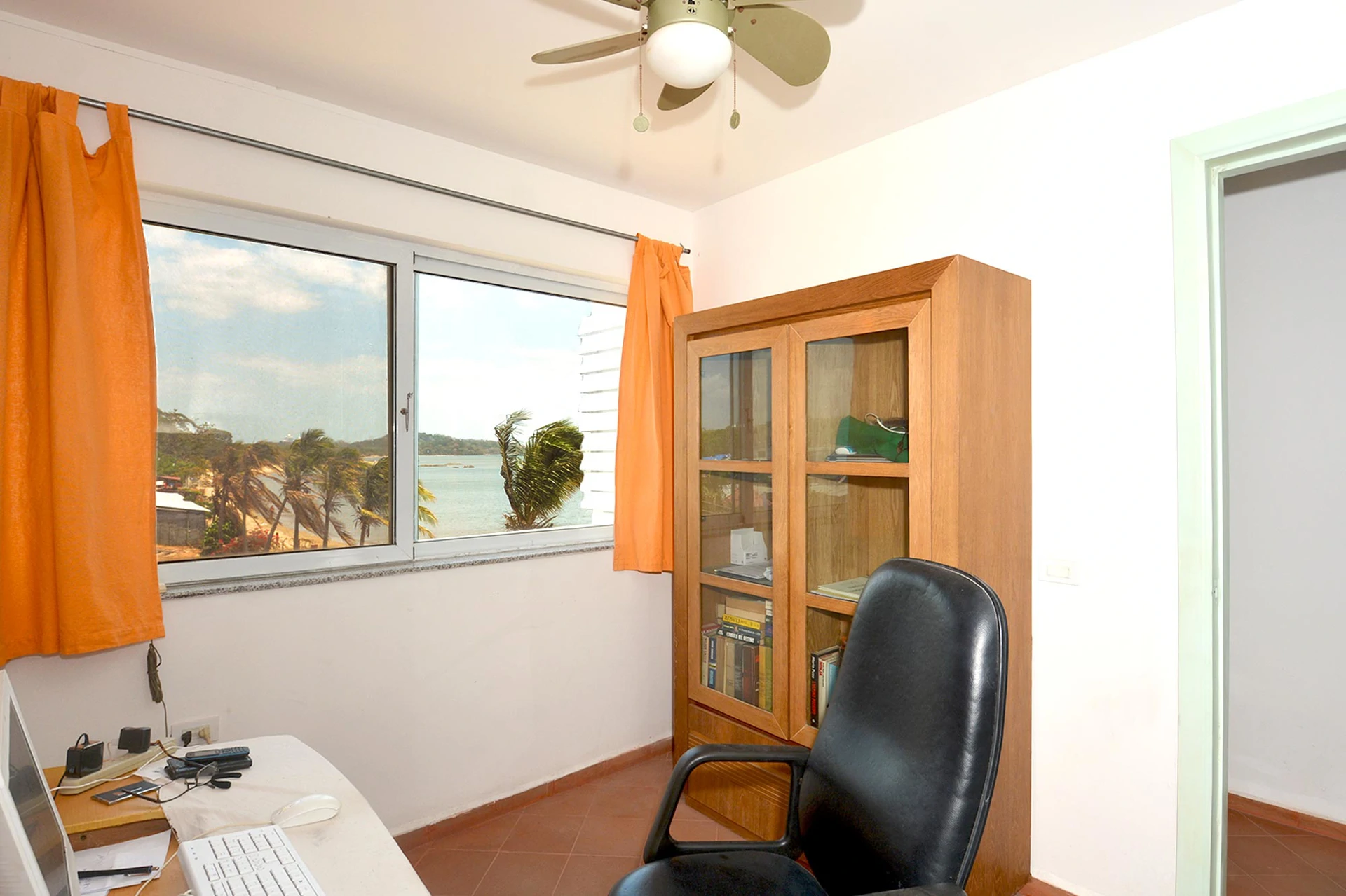 OCEANFRONT ITALIAN VILLA 20 minutes away - Gallery image 12