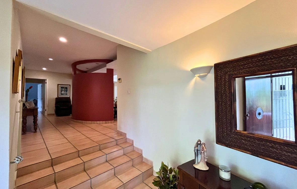 Smart Investement: Unmatched potential, Condition, and Price - Gallery image 3