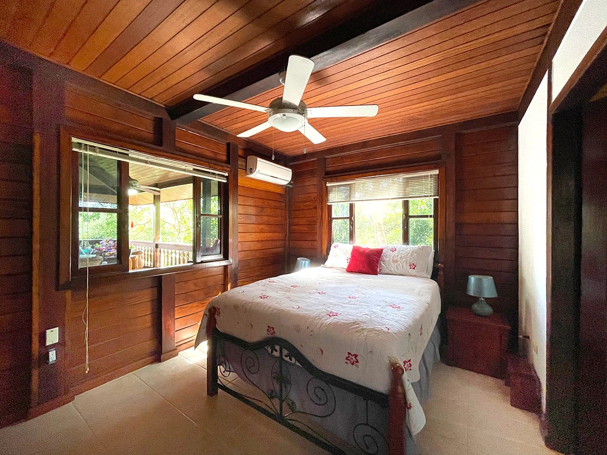 Amazing exotic-wood house 30 minutes from the city, now $299,000. - Gallery image 11