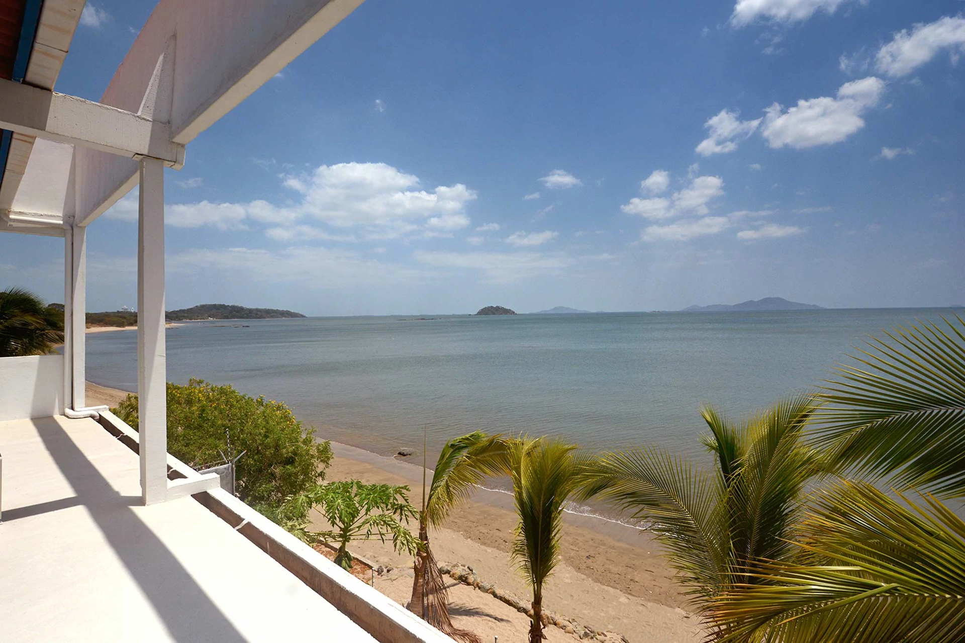 OCEANFRONT ITALIAN VILLA 20 minutes away - Gallery image 20
