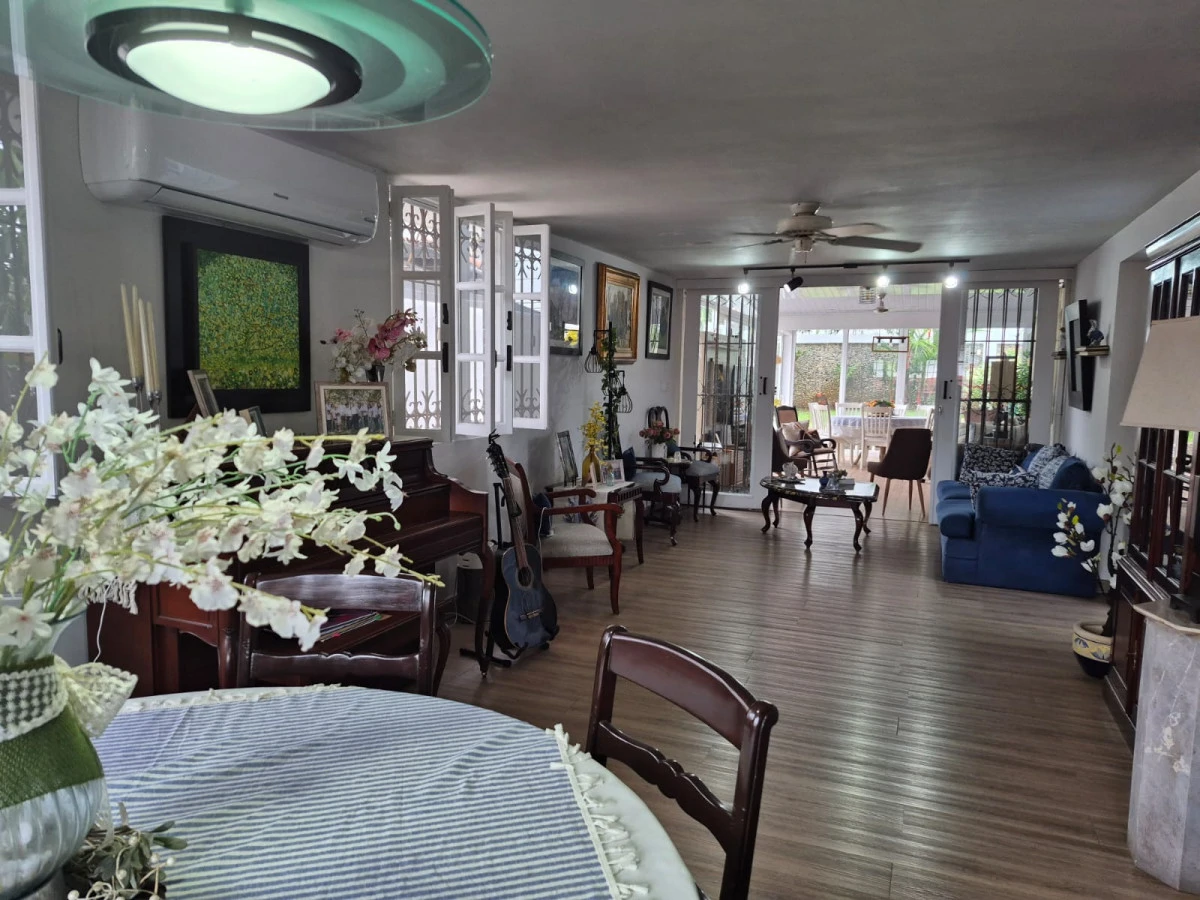 Beautiful Townhome in a Privileged Residential Area - Gallery image 4