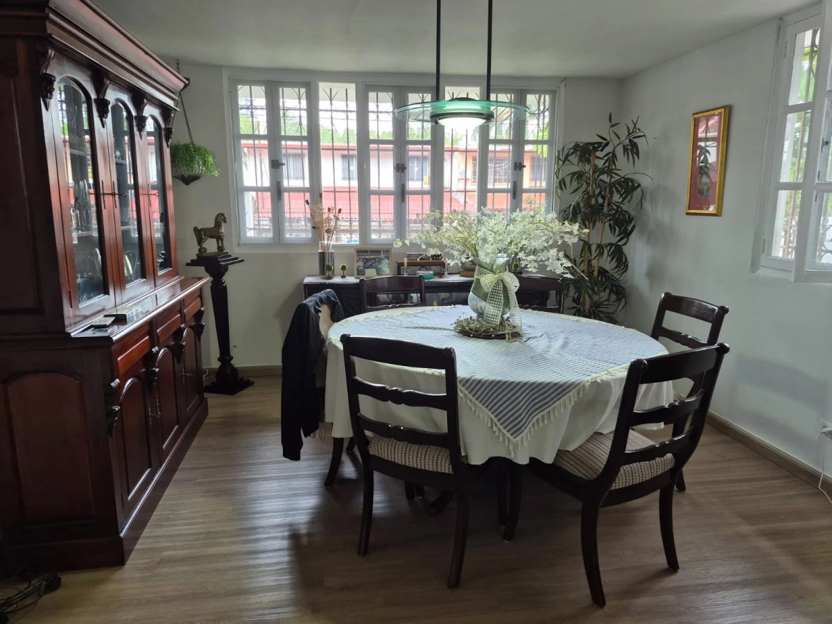 Beautiful Townhome in a Privileged Residential Area - Gallery image 8
