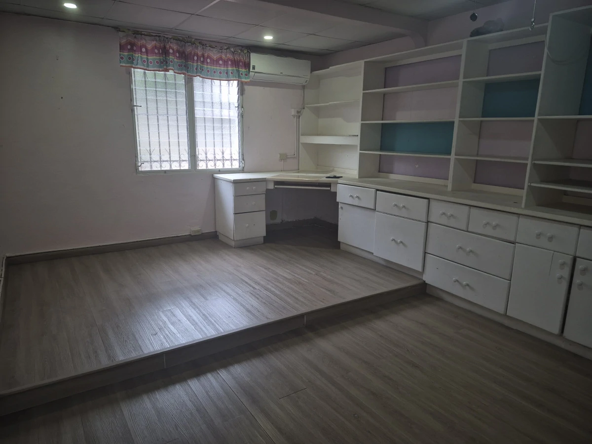 Beautiful Townhome in a Privileged Residential Area - photo 13