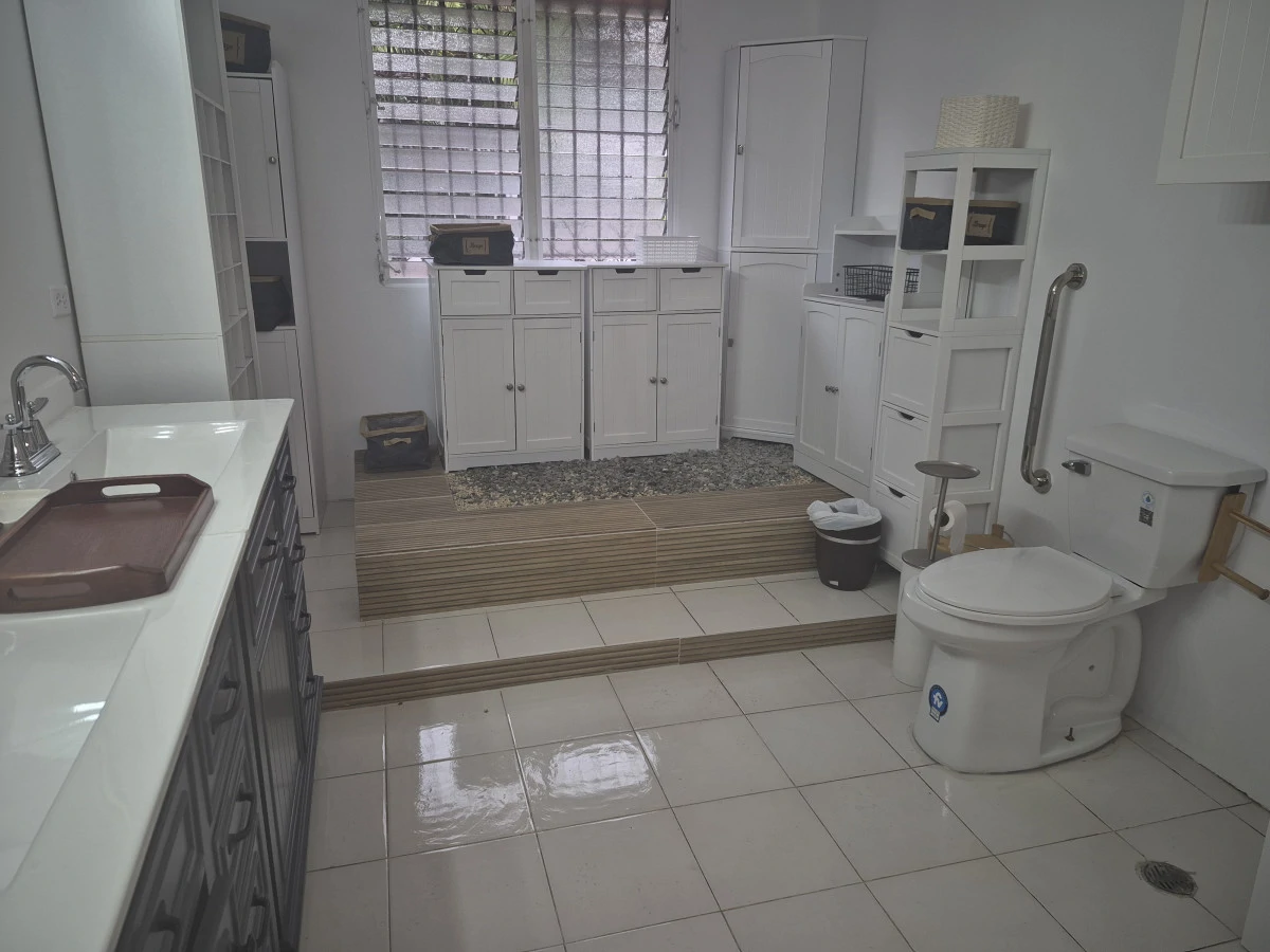 Beautiful Townhome in a Privileged Residential Area - photo 20