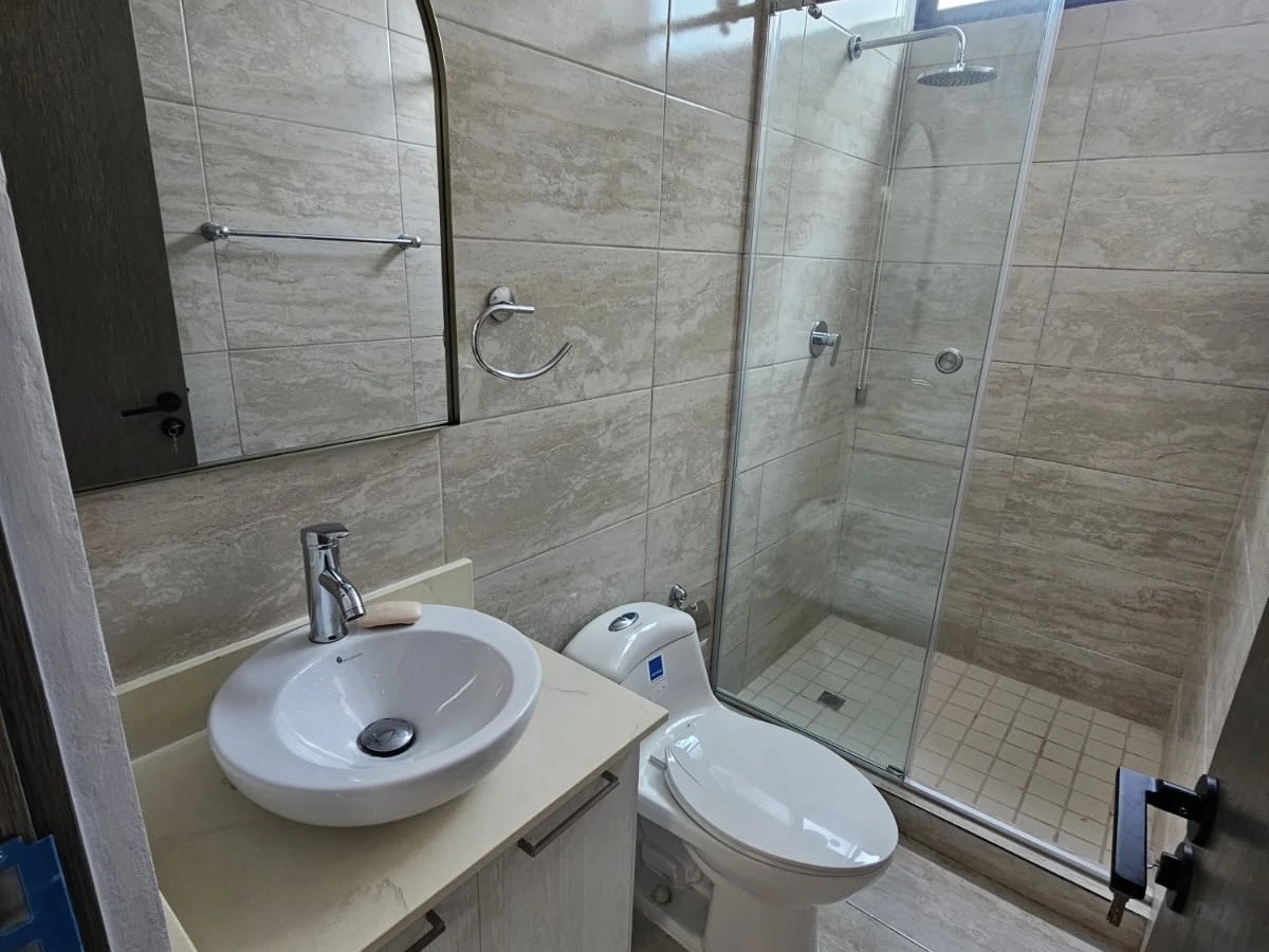 For Rent | Modern 2-Bedroom, 2-Bathroom Apartment PH Canvas - photo 6