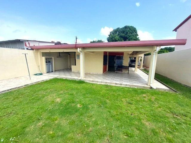 House for Sale San Antonio- Domingo Díaz Ave.- 321 Sq.mts - Gallery image 2