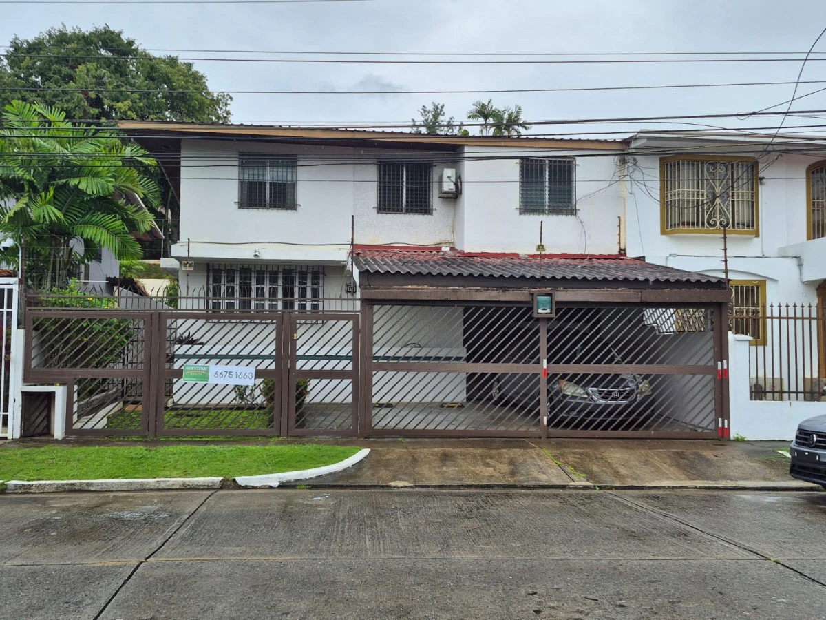 Beautiful Townhome in a Privileged Residential Area