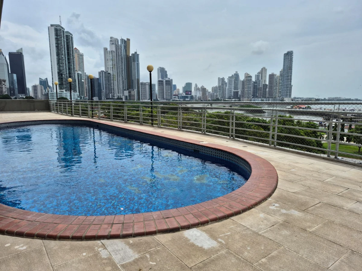 Spectacular Apartment with Ocean View for Sale - Gallery image 19