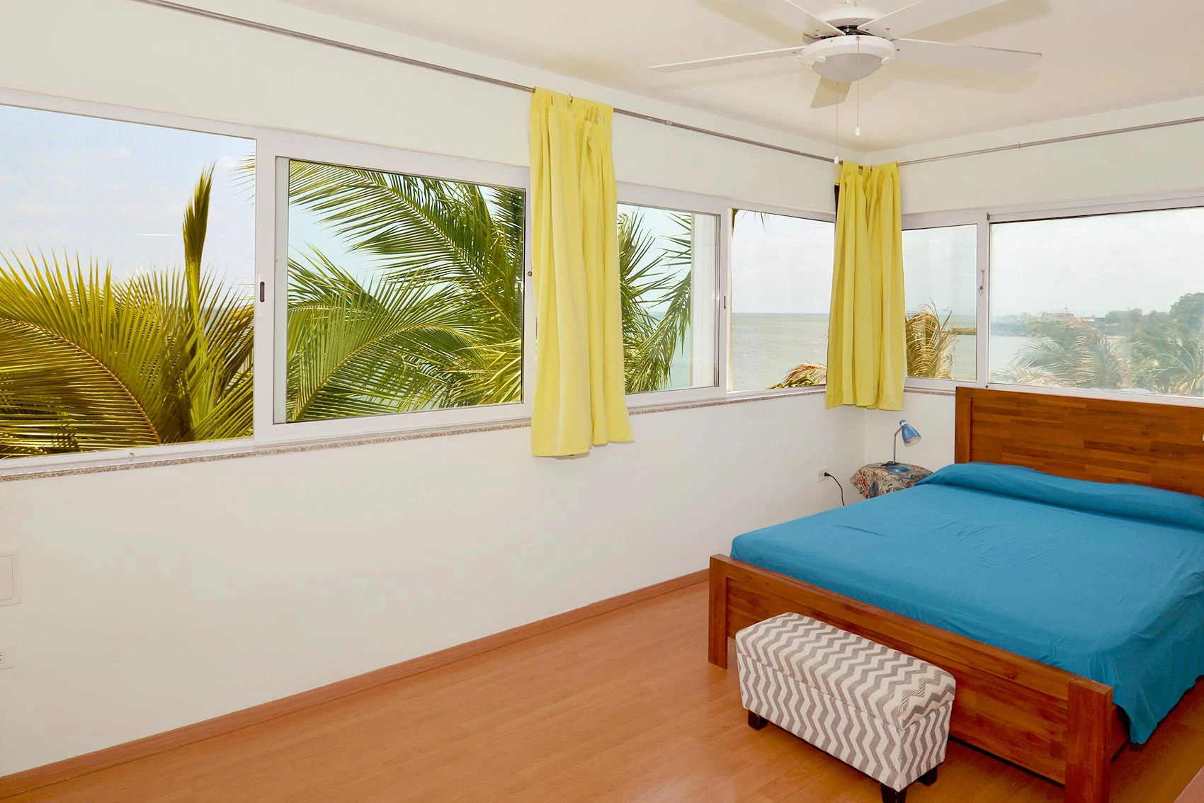 OCEANFRONT ITALIAN VILLA 20 minutes away - Gallery image 2