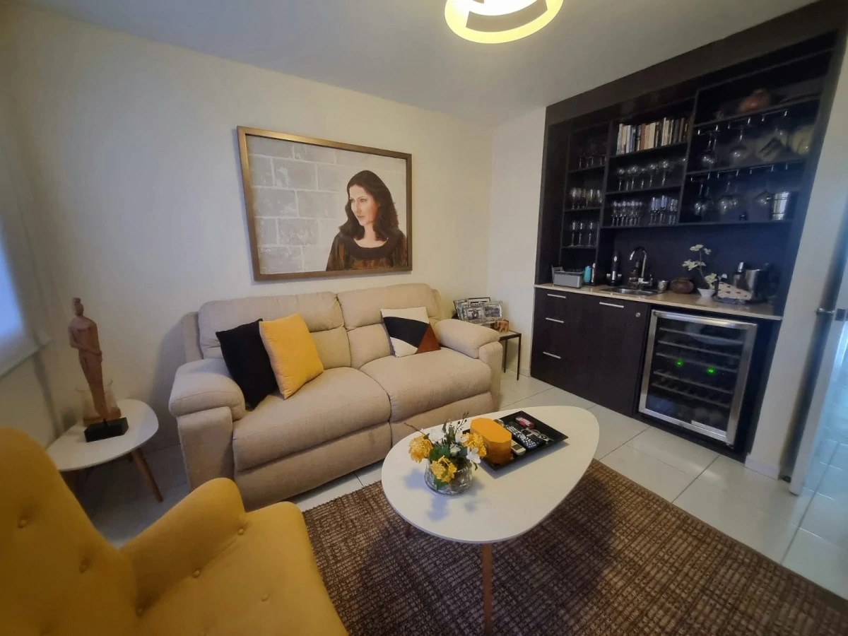 Spectacular Apartment with Ocean View for Sale - Gallery image 3