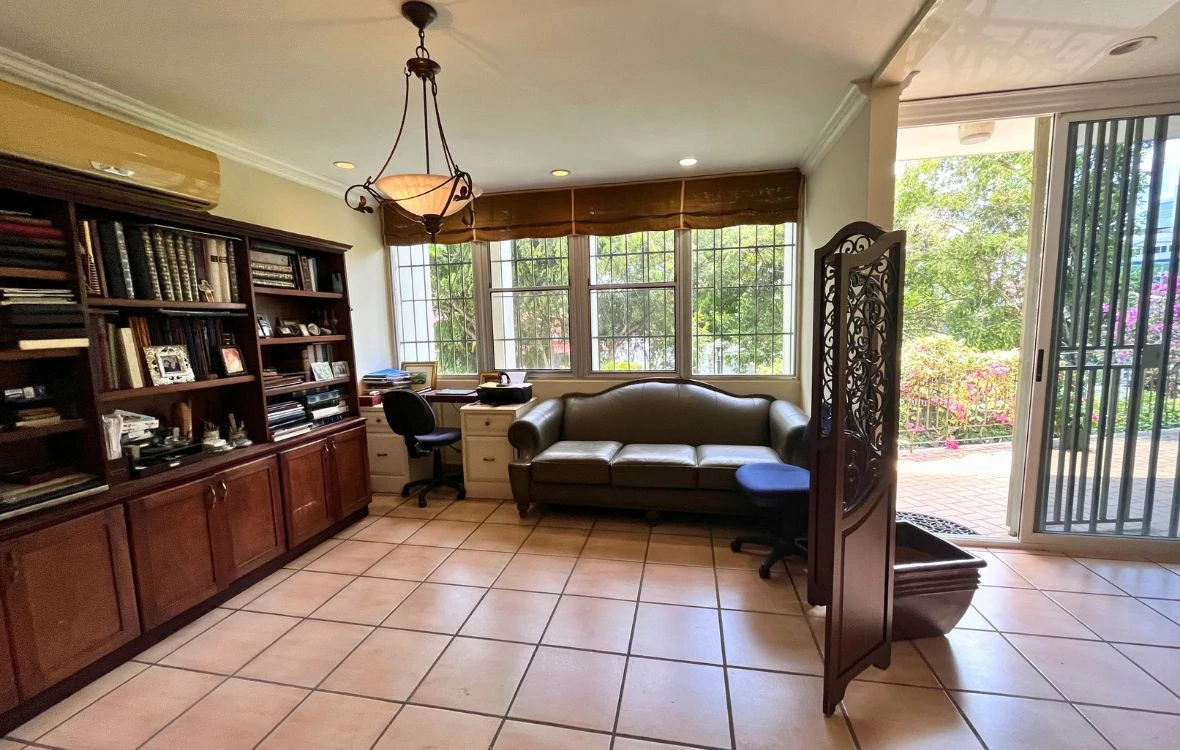 Smart Investement: Unmatched potential, Condition, and Price - Gallery image 11