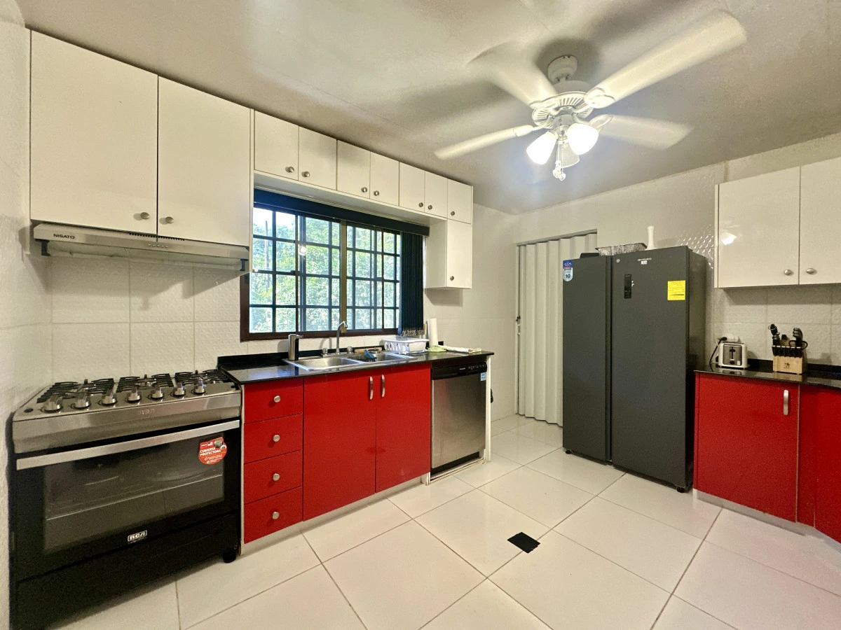 Large Property with 2 Independent Residences in Las Cumbres - Gallery image 10