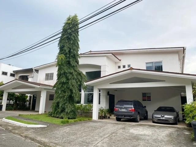 Modern House for Sale in Llanos de Curundú – Panama