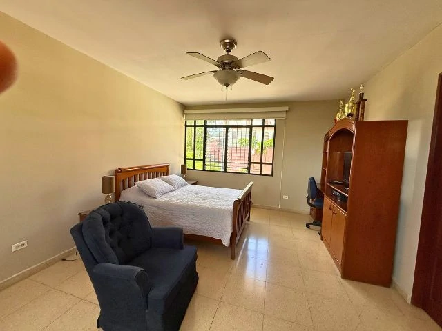 Dos Mares, Family Home with Large Garden and excellent price - Gallery image 12