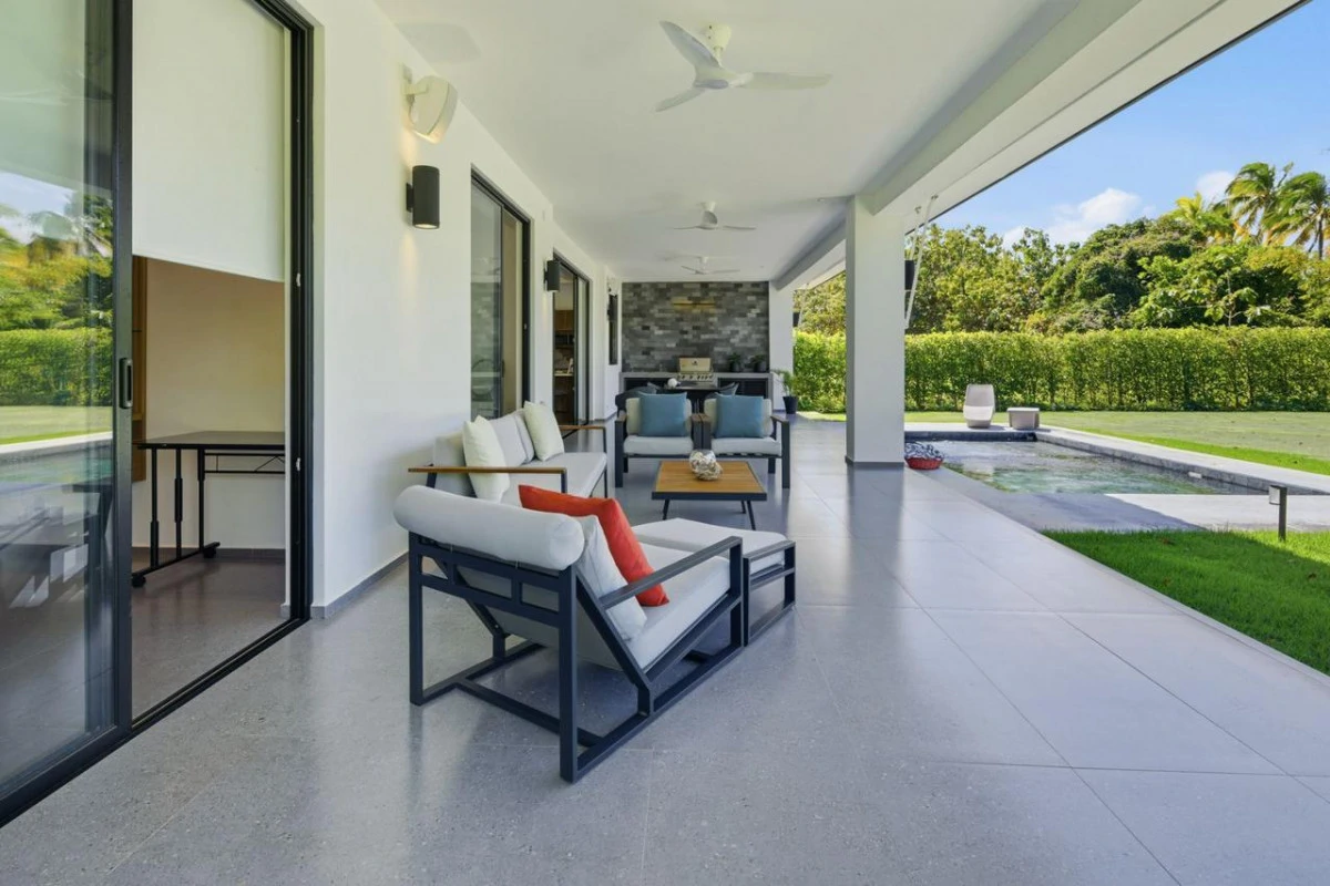Beach House for Sale – Right Next to Buenaventura - Gallery image 13