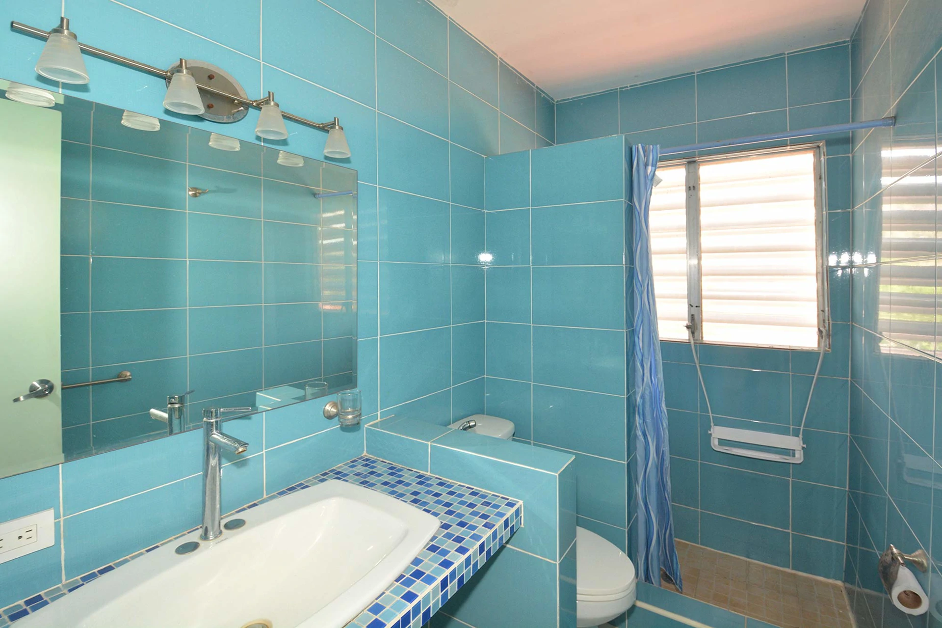 OCEANFRONT ITALIAN VILLA 20 minutes away - Gallery image 7