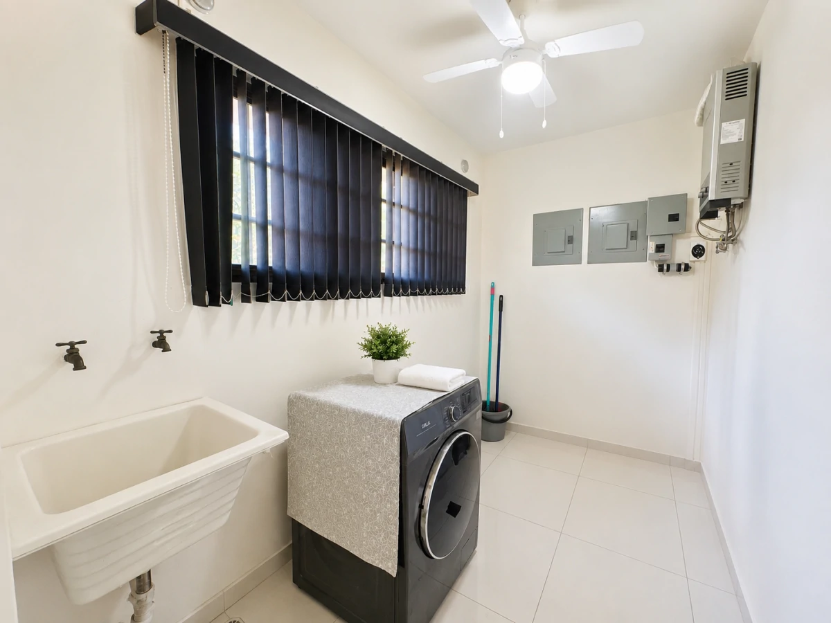 Large Property with 2 Independent Residences in Las Cumbres - Gallery image 26