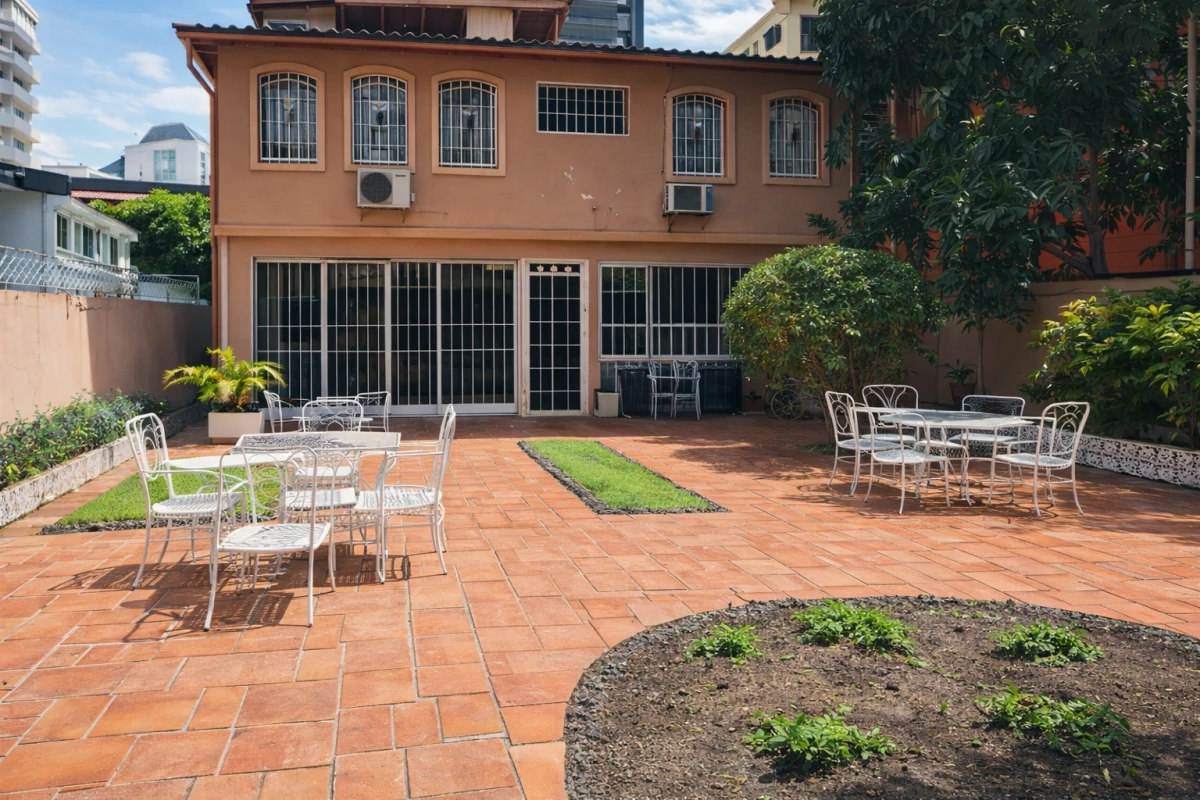 Commercial asset with patio in Obarrio – Zoning 1ZM6 - FOR SALE - Gallery image 8