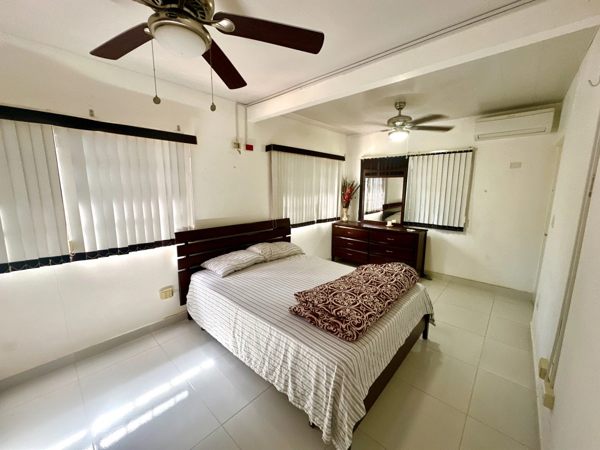 Large Property with 2 Independent Residences in Las Cumbres - Gallery image 16