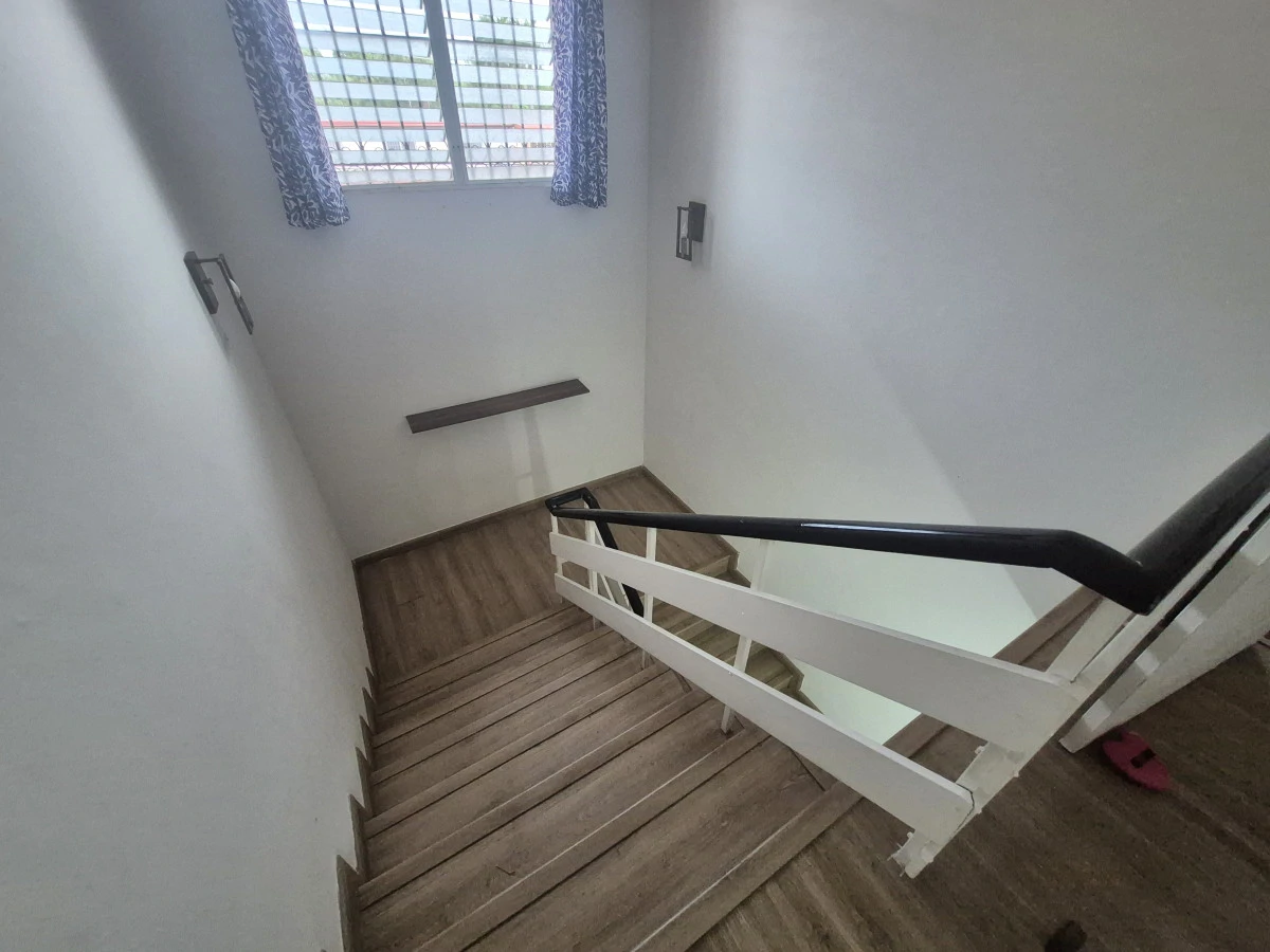 Beautiful Townhome in a Privileged Residential Area - photo 10