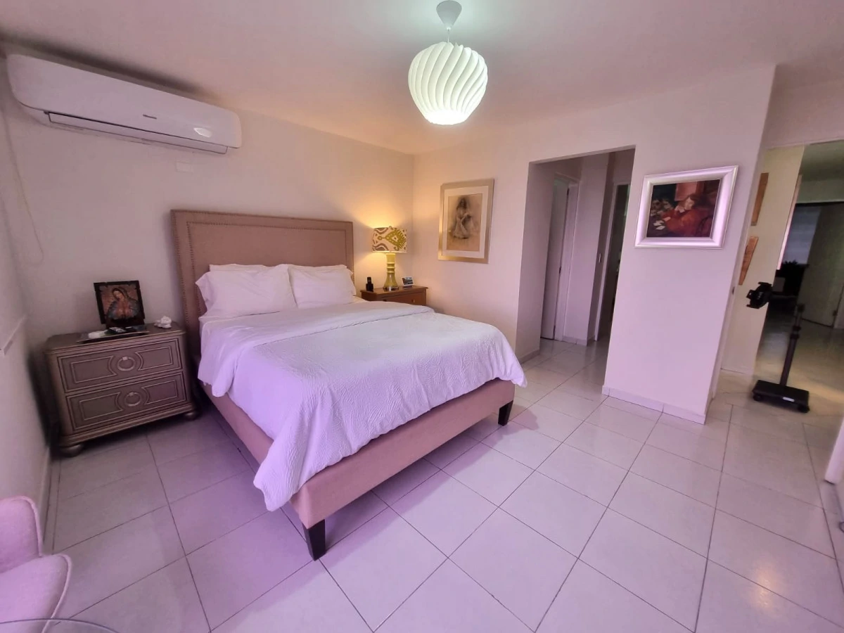 Spectacular Apartment with Ocean View for Sale - Gallery image 2