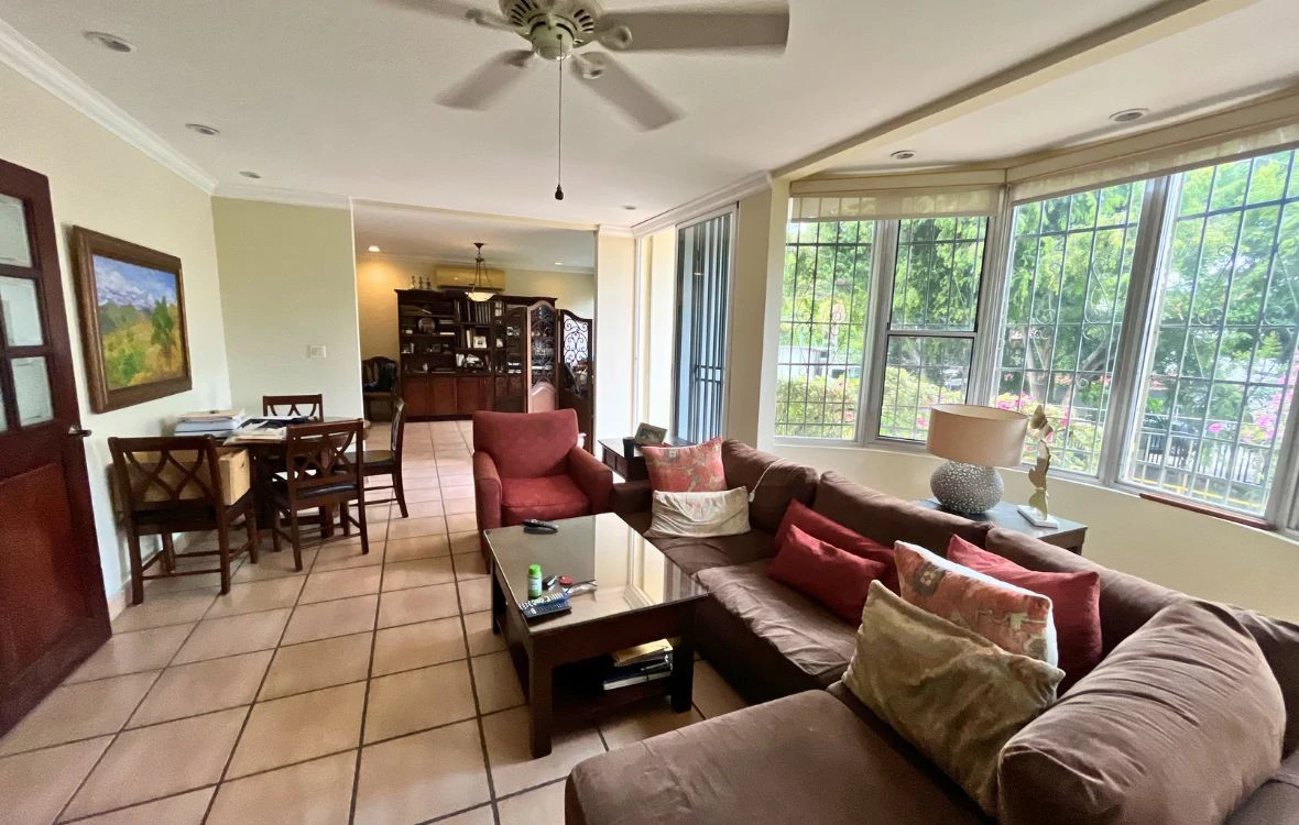 Smart Investement: Unmatched potential, Condition, and Price - Gallery image 12