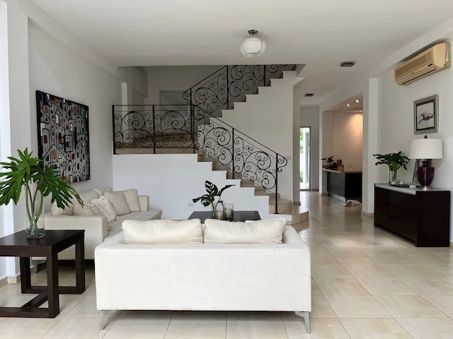 Modern House for Sale in Llanos de Curundú – Panama - Gallery image 12